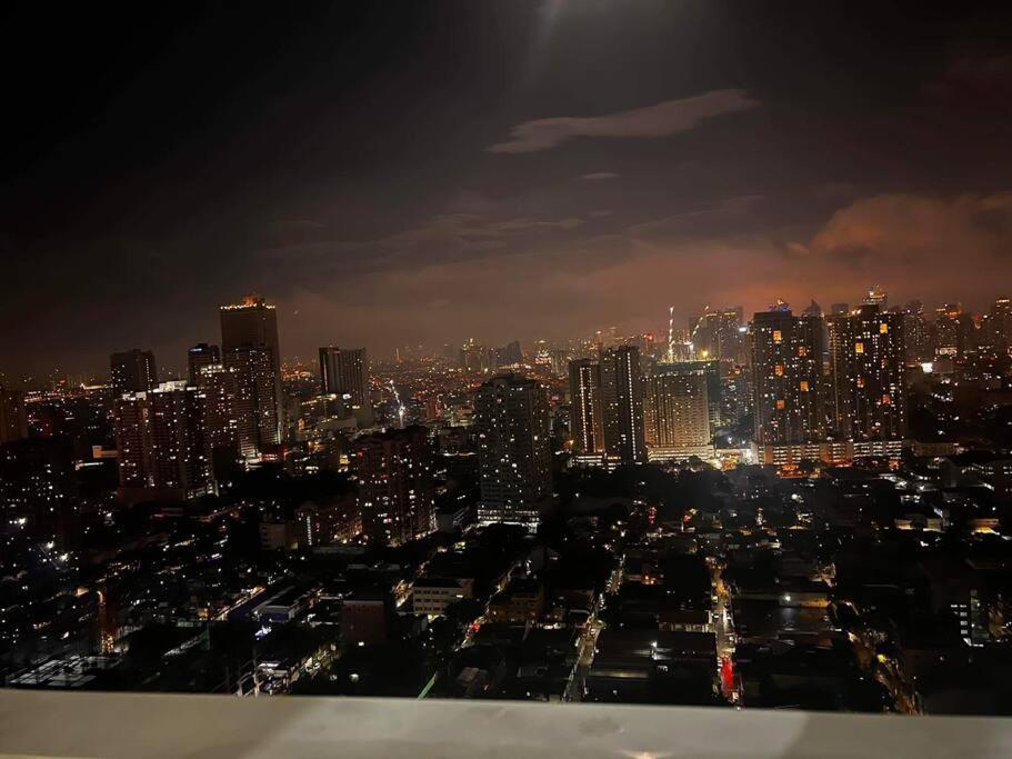 Breeze Residences - 1Br Unit With Balcony -Top Floor マニラ市 エクステリア 写真