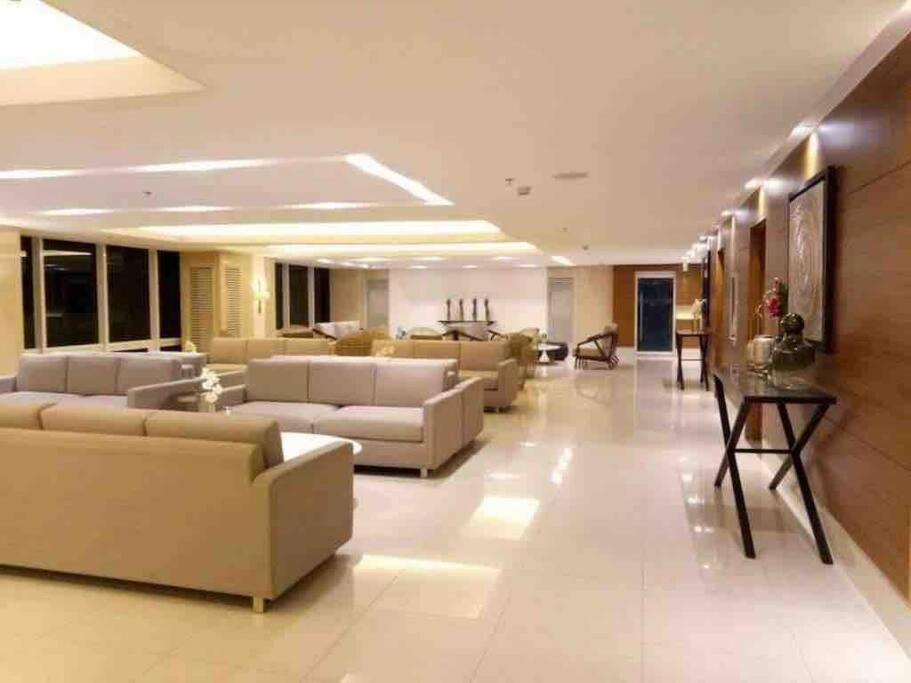 Breeze Residences - 1Br Unit With Balcony -Top Floor マニラ市 エクステリア 写真