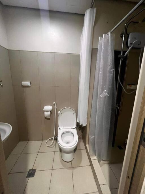 Breeze Residences - 1Br Unit With Balcony -Top Floor マニラ市 エクステリア 写真