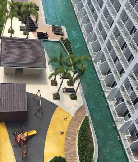 Breeze Residences - 1Br Unit With Balcony -Top Floor マニラ市 エクステリア 写真